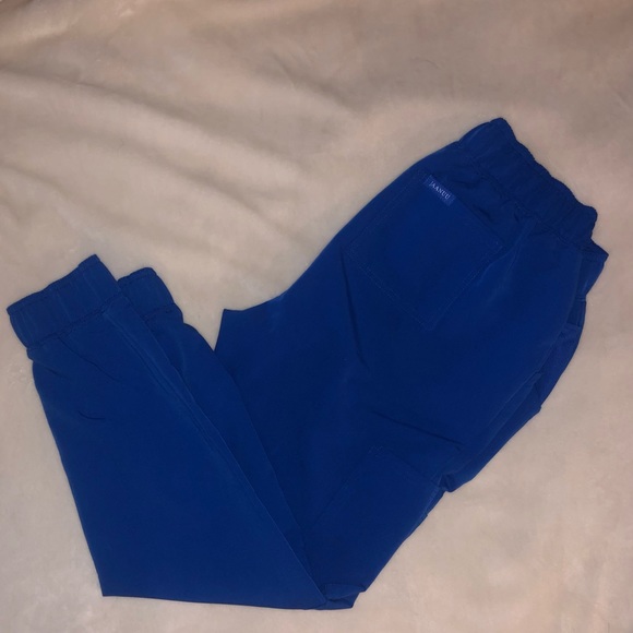 JAANUU Scrub set - Picture 2 of 7